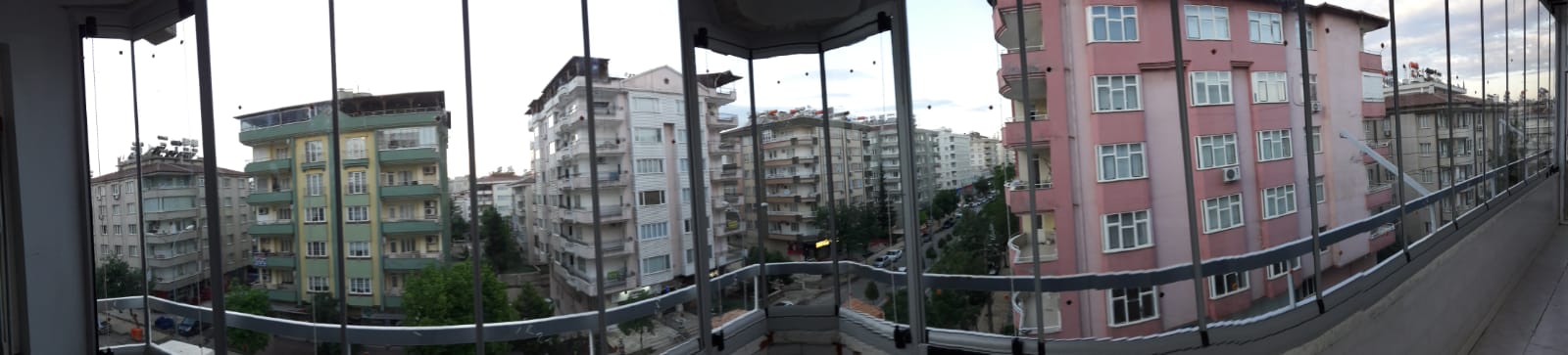 Cam Balkon